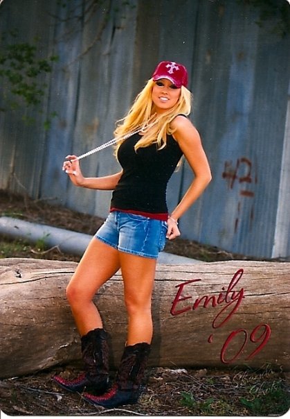 Female model photo shoot of Emily Beanland