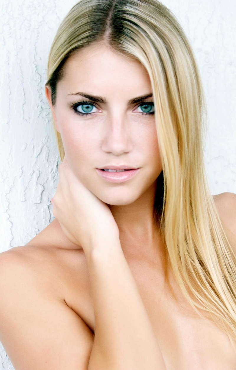 Female model photo shoot of Rachel Jo by Beto Biscaia in Miami Beach, Florida