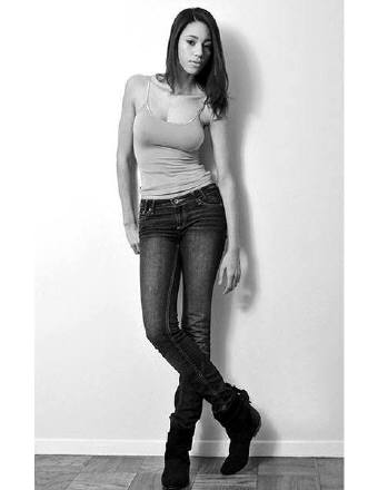 Female model photo shoot of Natalie Lorraine