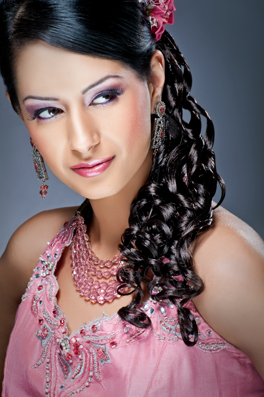 Female model photo shoot of Rakhee MUA