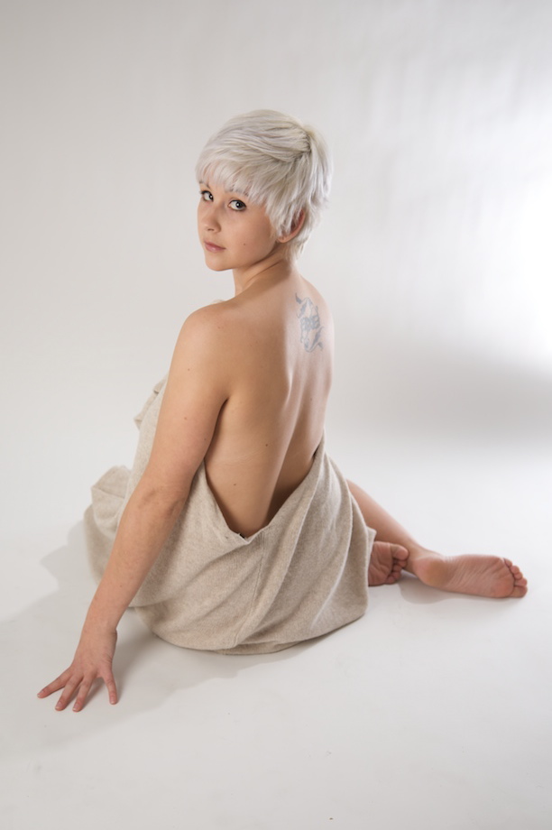 Female model photo shoot of Elyse516