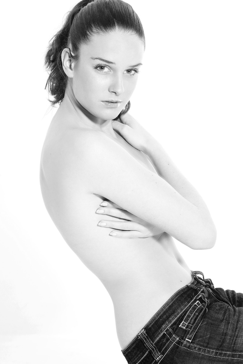 Female model photo shoot of Ana Elle