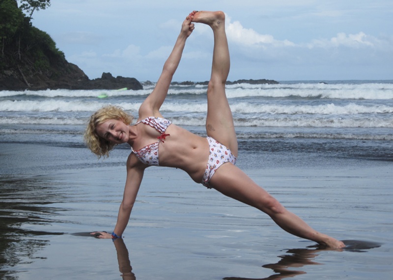 Female model photo shoot of keeks23 in Costa Rica