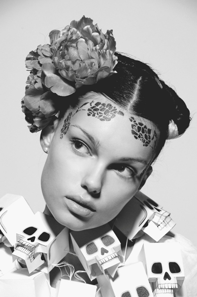 Female model photo shoot of Niutka in London, UK, makeup by Aga Dobosz