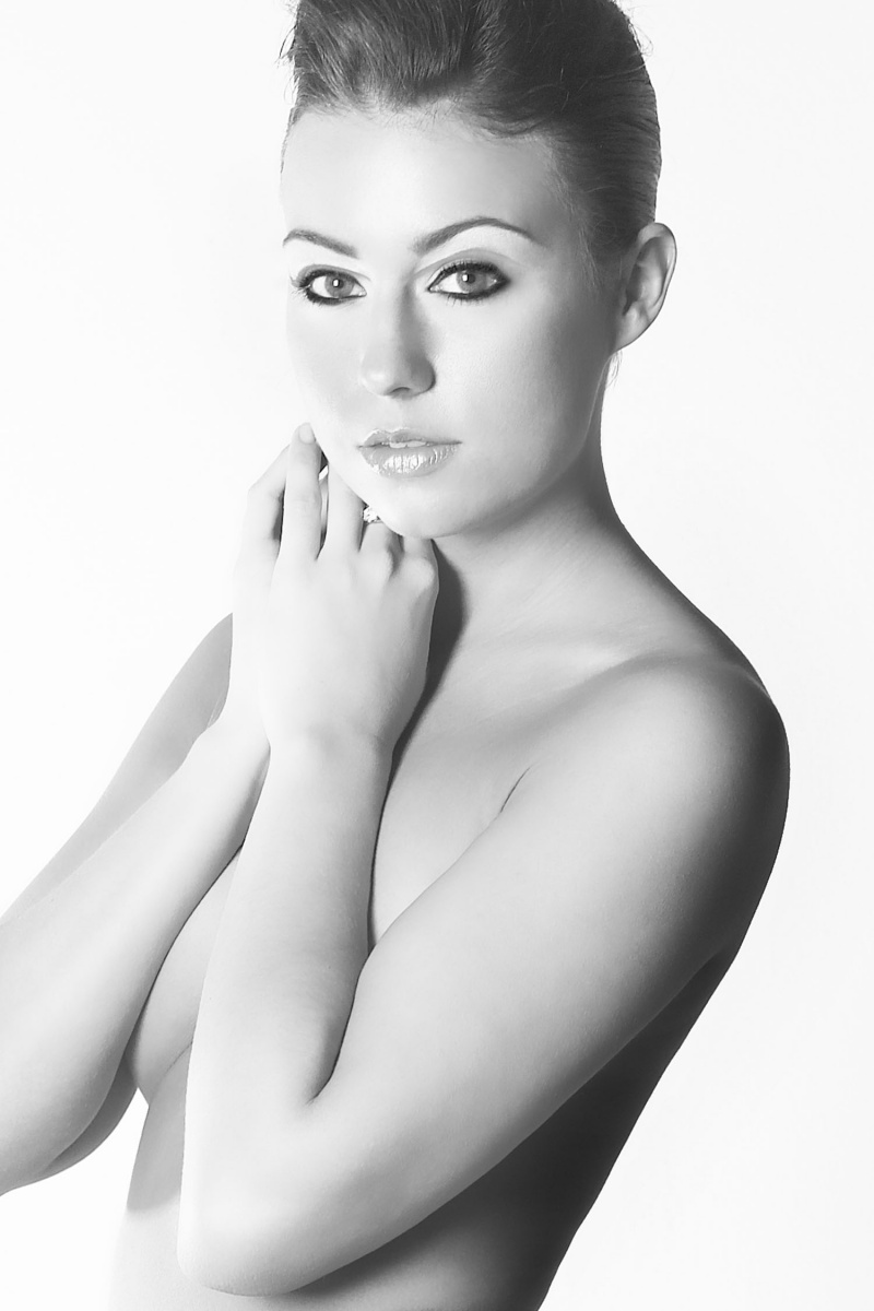 Female model photo shoot of Lindsay Parrott in Oakville, Ontario