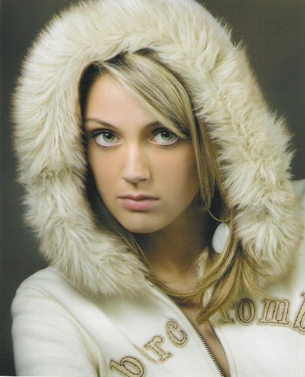 Female model photo shoot of AlexaW