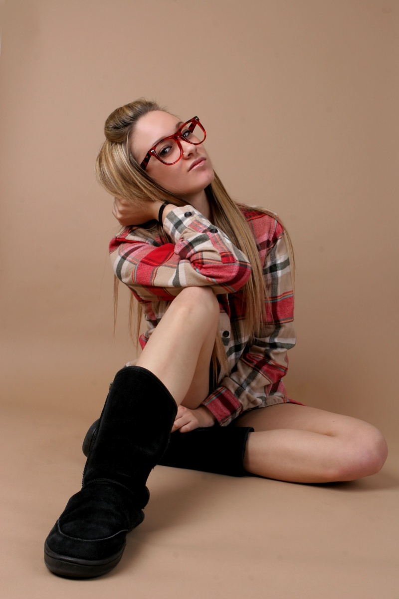 Female model photo shoot of ariel shay by Tate Hemlock in Tempe, AZ