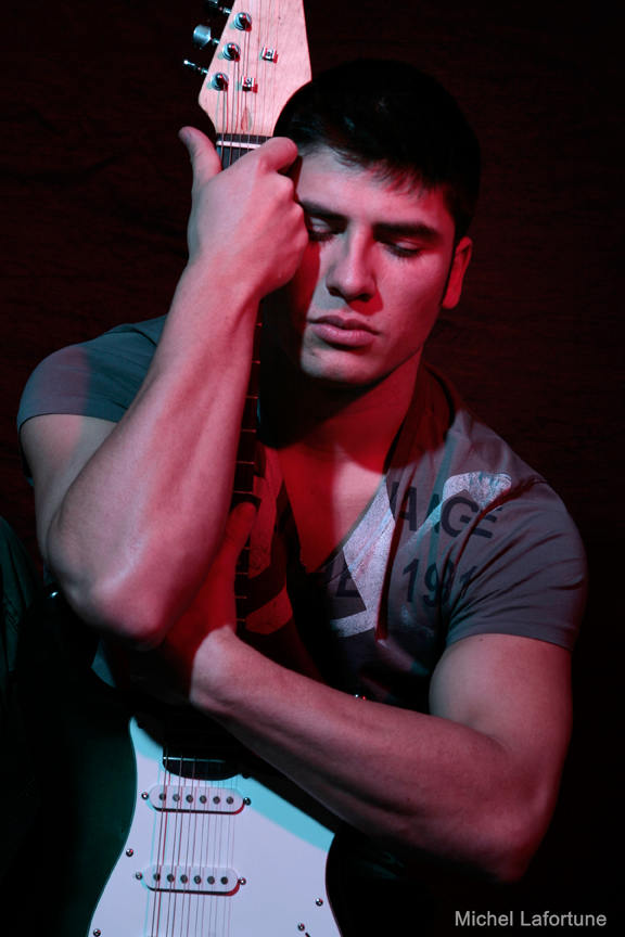 Male model photo shoot of David Leonardo by Portfolios Lft