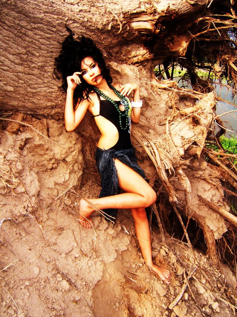 Female model photo shoot of Africa Rodriguez