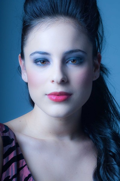 Female model photo shoot of Elena Lynn  by JeAkino