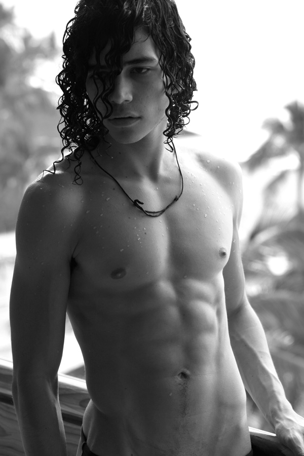 Male model photo shoot of Leonardo Alarcon in puerto vallarta