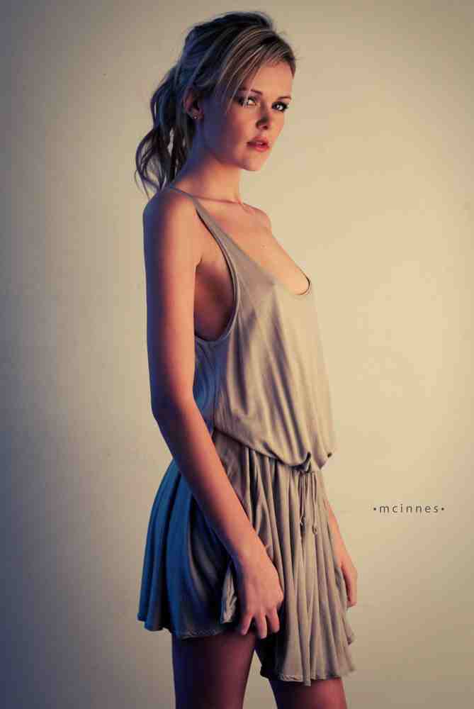 Female model photo shoot of Lara-Nicole by mcinnes in Conrast