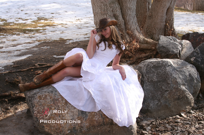 Male and Female model photo shoot of Roly Productions and __ARIEL__ in Highland UT