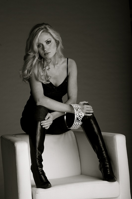 Female model photo shoot of Sarah Sprayberry in Minneapolis, Minnesota