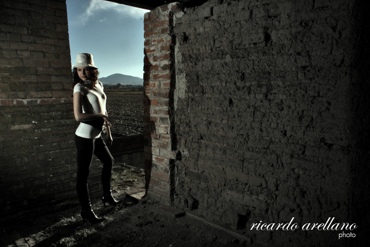 Male model photo shoot of Ricardo Arellano