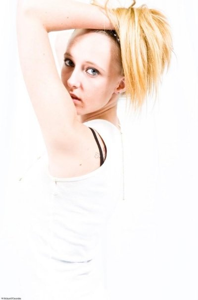 Female model photo shoot of Shannon Boden