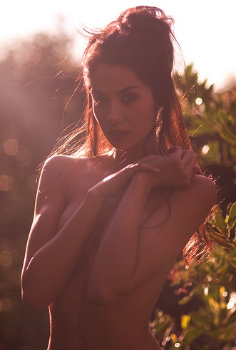Female model photo shoot of VanessaSantana 