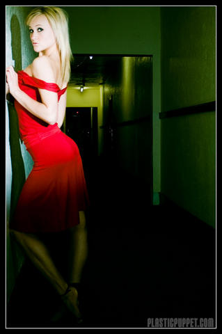Female model photo shoot of lauren.net