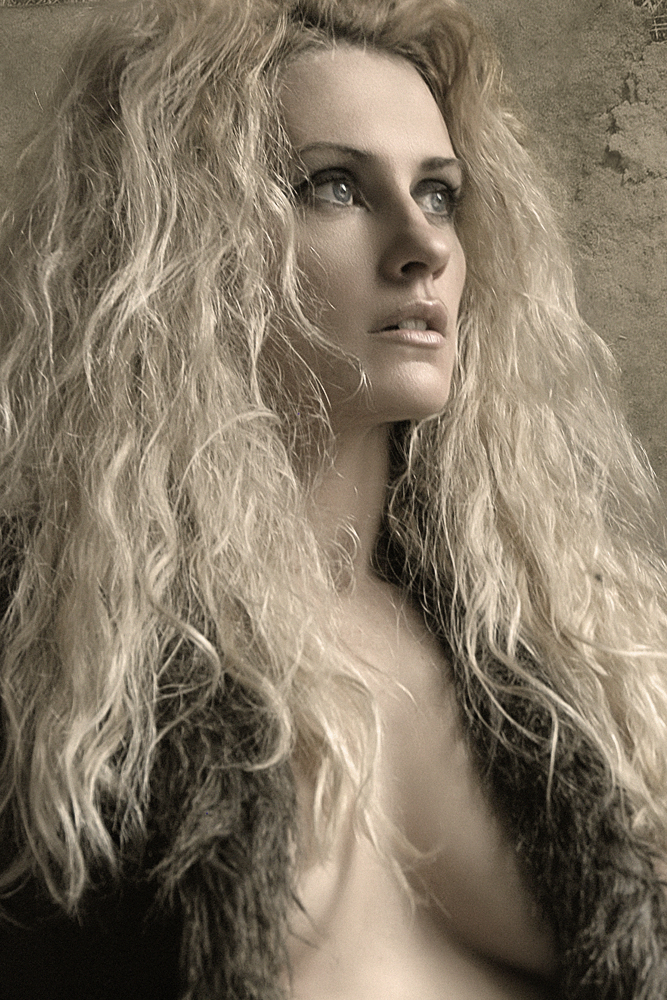 Female model photo shoot of ema-nuelle