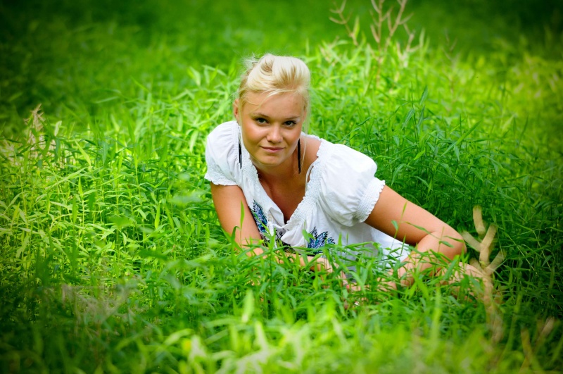 Female model photo shoot of hunnyy in Garden