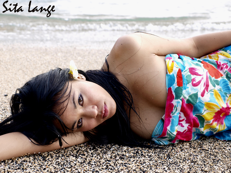 Female model photo shoot of juliaraexo by Hawaiian Mermaids