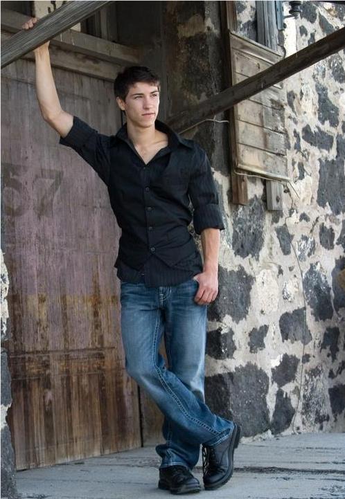 Male model photo shoot of Dillon Jay