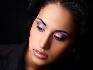 Female model photo shoot of Julia Thaiese by Luis Solano in On-site, makeup by Julia Thaiese