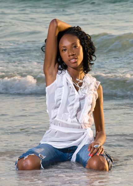 Female model photo shoot of Giovonshay by David Thorpe in tampa fl