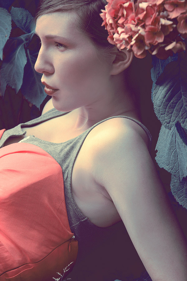 Female model photo shoot of Avril Paul