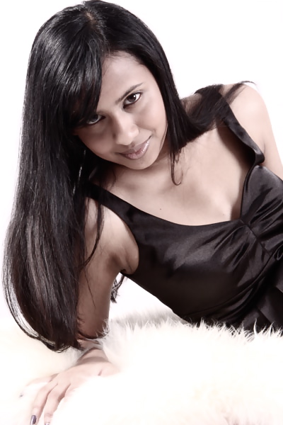 Female model photo shoot of Sangeeta selvaraj