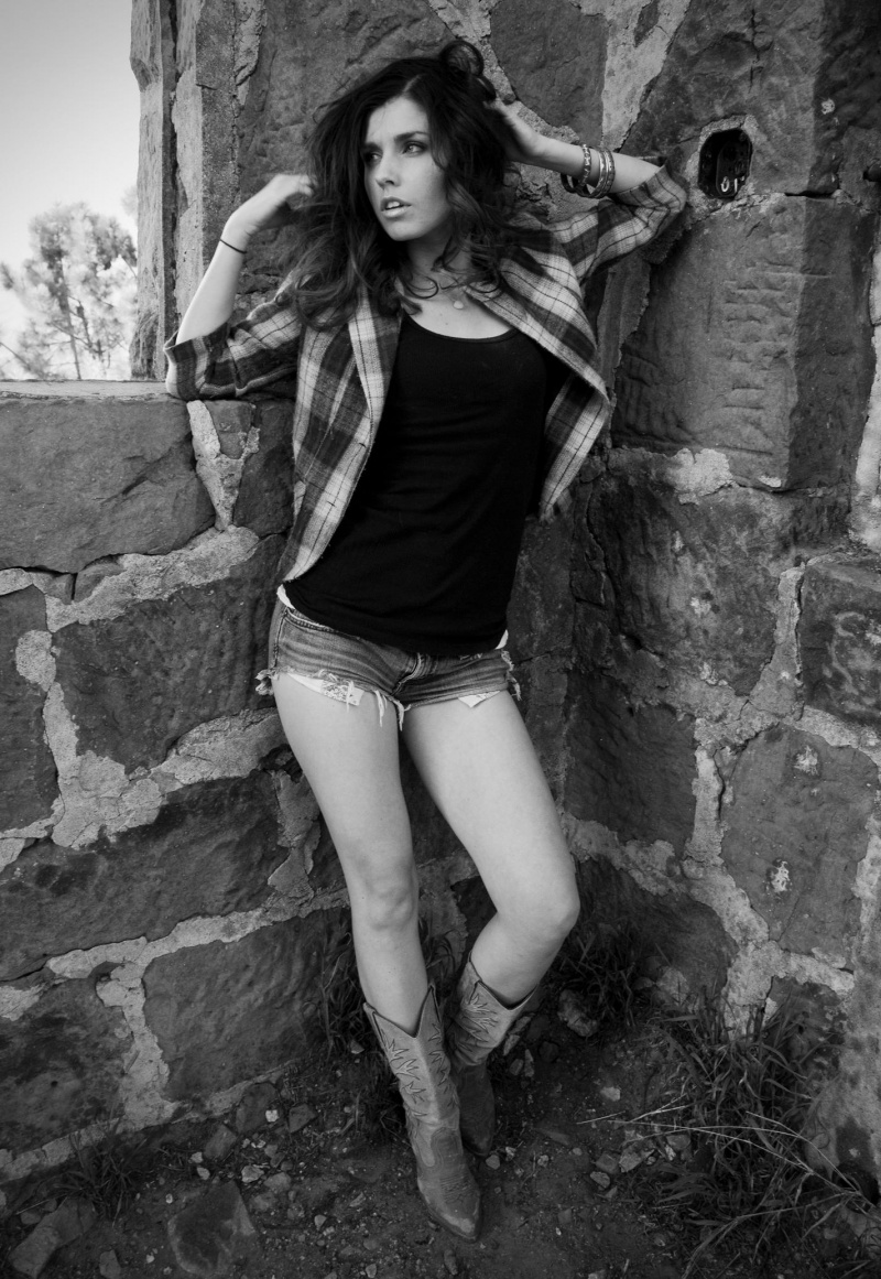 Female model photo shoot of Kelly Roark