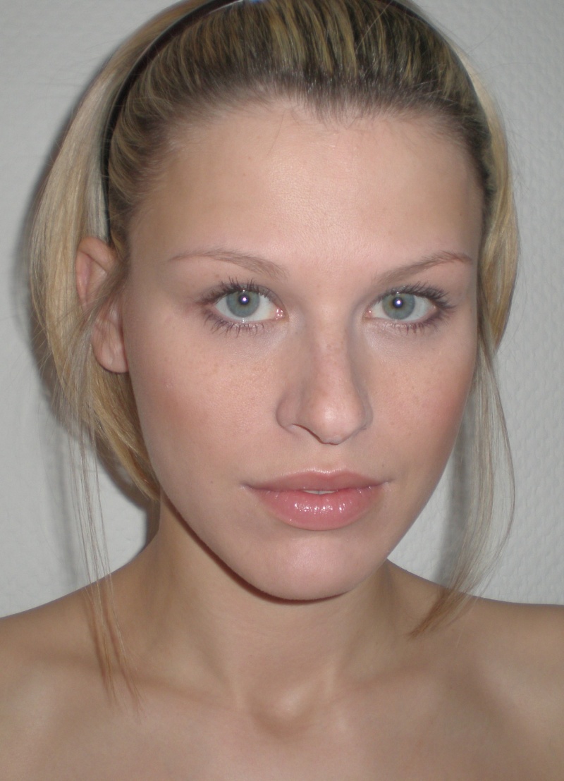 Female model photo shoot of Anja M in Duesseldorf