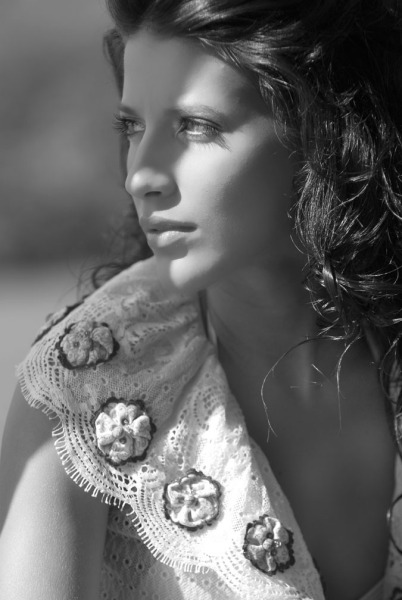 Female model photo shoot of Teriann Combs