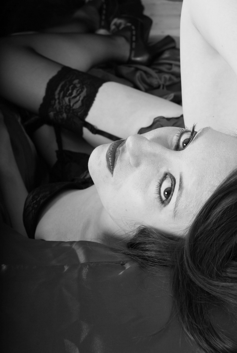 Female model photo shoot of Sarah Crone in Stuiod - Glasgow