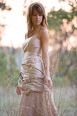 Female model photo shoot of JessicaBarnes
