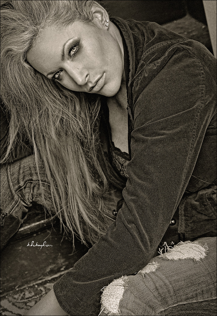 Female model photo shoot of Anne musicmodel in Milwaukee