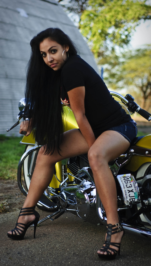 Female model photo shoot of JanetGonzalez by Oscar B Frondozo Jr