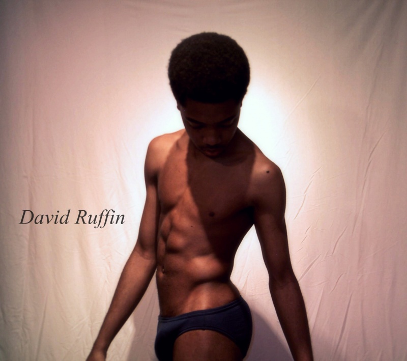 Male model photo shoot of David Ruffin