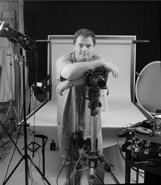 Male model photo shoot of Chris Lincoln Photo