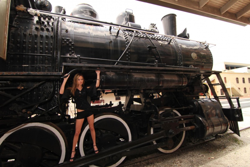 Female model photo shoot of Natalya05 by Striking Images Studio in Downtown Orlando