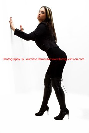 Female model photo shoot of Nikki Royal