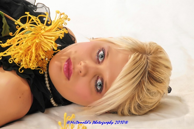 Female model photo shoot of Renae W by McDonalds Photography