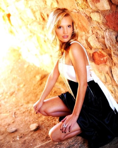Female model photo shoot of Shelby Brungardt