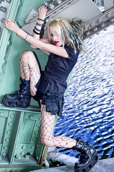 Female model photo shoot of -Jennx Medusa Pop- by Eric Mercier in Ottawa, ON