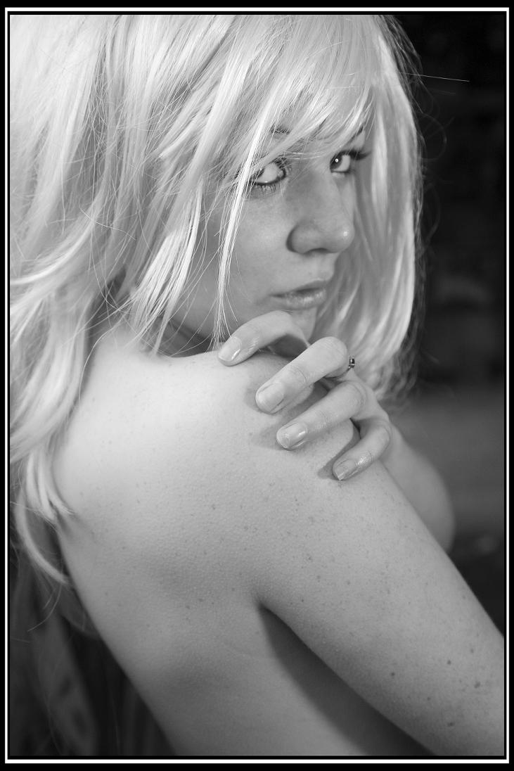 Female model photo shoot of Tanya Ruel