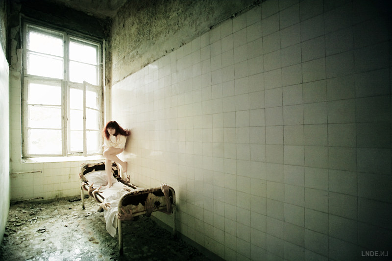 Female model photo shoot of Eline Spek and Necia Navine in Beelitz-HeilstÃ¤tten, DE