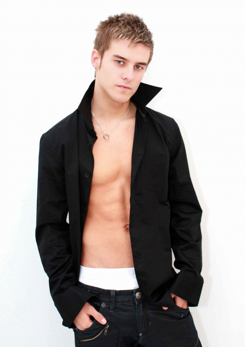 Male model photo shoot of ben purvis