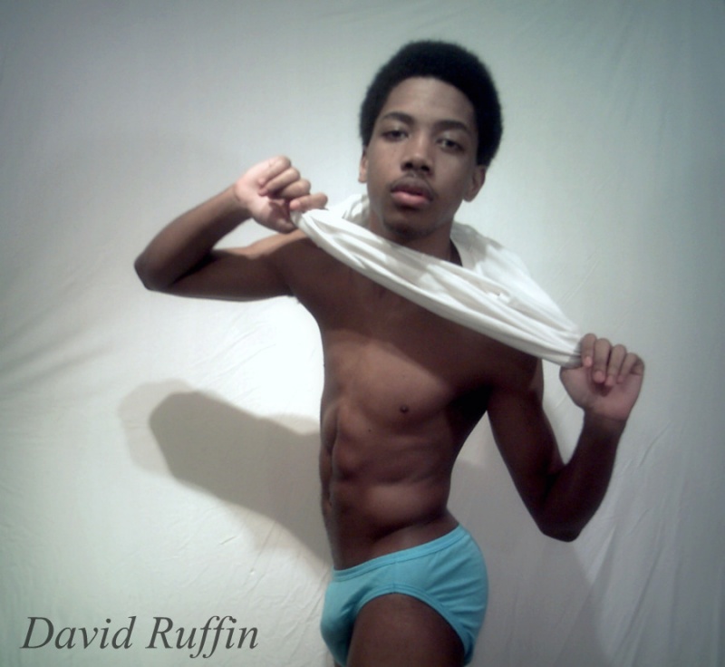 Male model photo shoot of David Ruffin