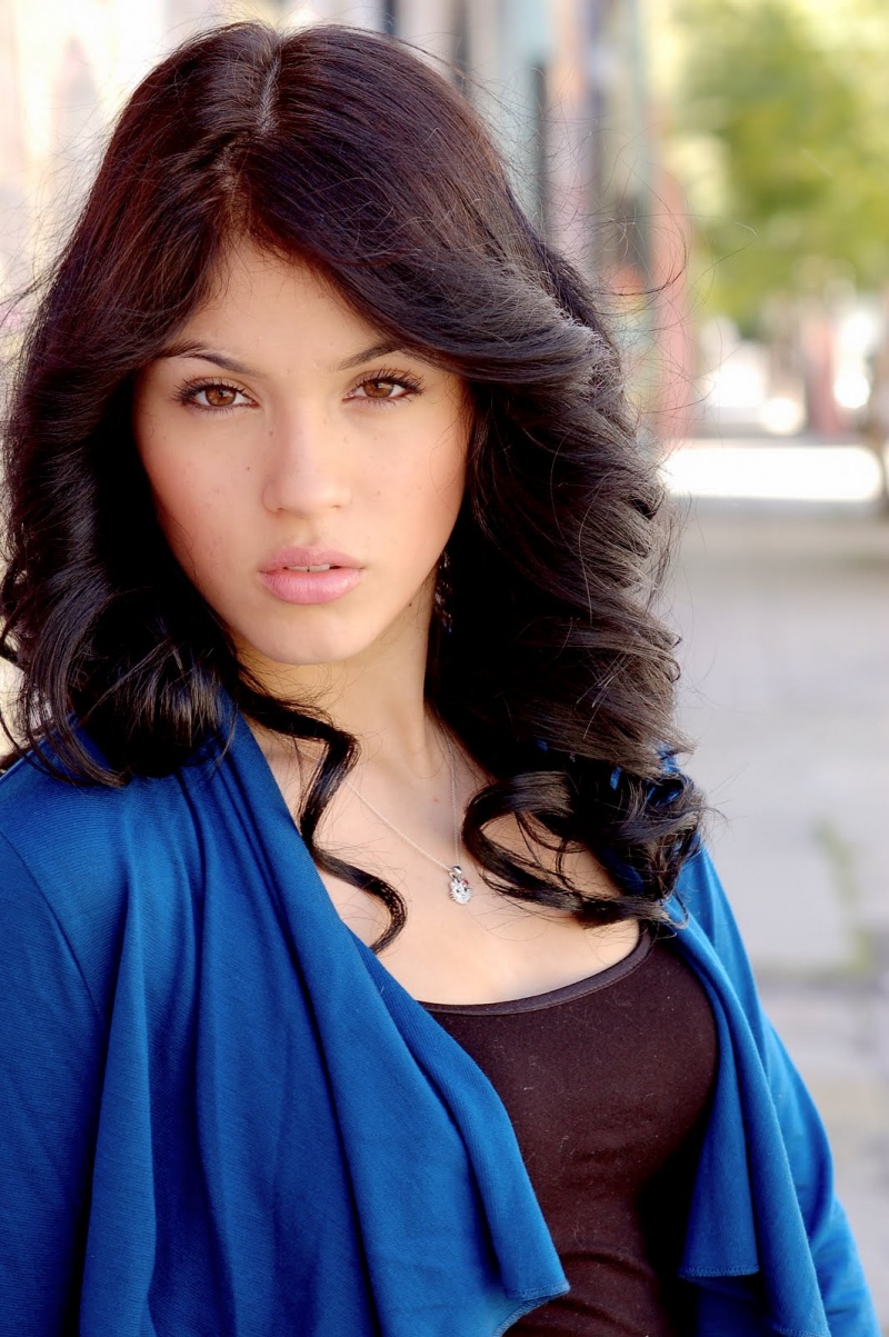 Female model photo shoot of Dalia Soto