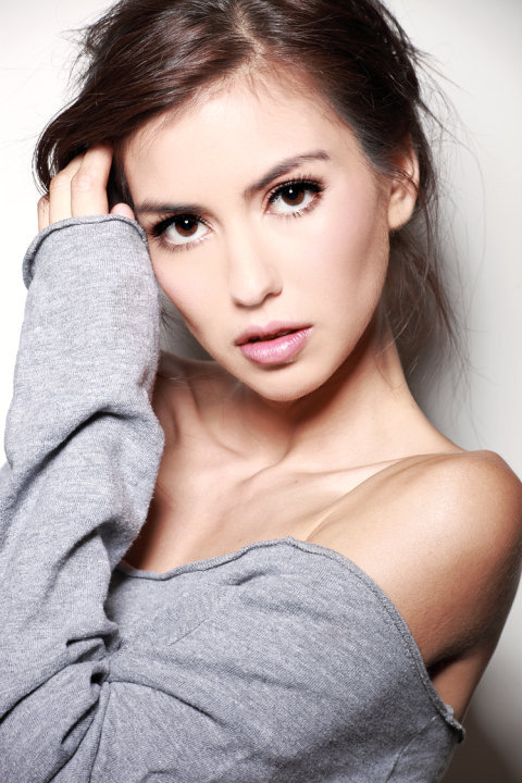 Female model photo shoot of Gabriella Rojas 